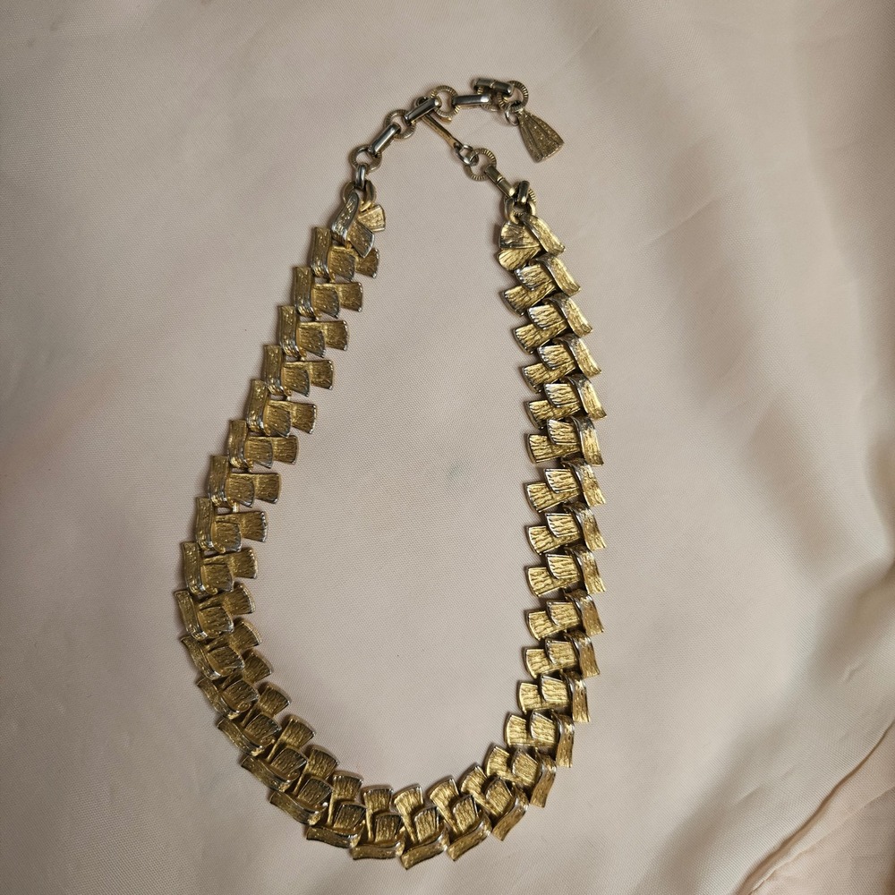 Vintage Corocraft Gold‎ Tone Textured Chevron Link Choker Necklace 17.5 Inch
